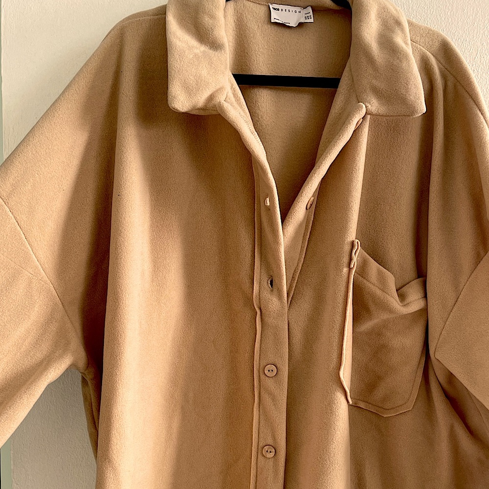 Perfect condition ASOS plus size button camel shacket. NWOT! Such a trendy piece